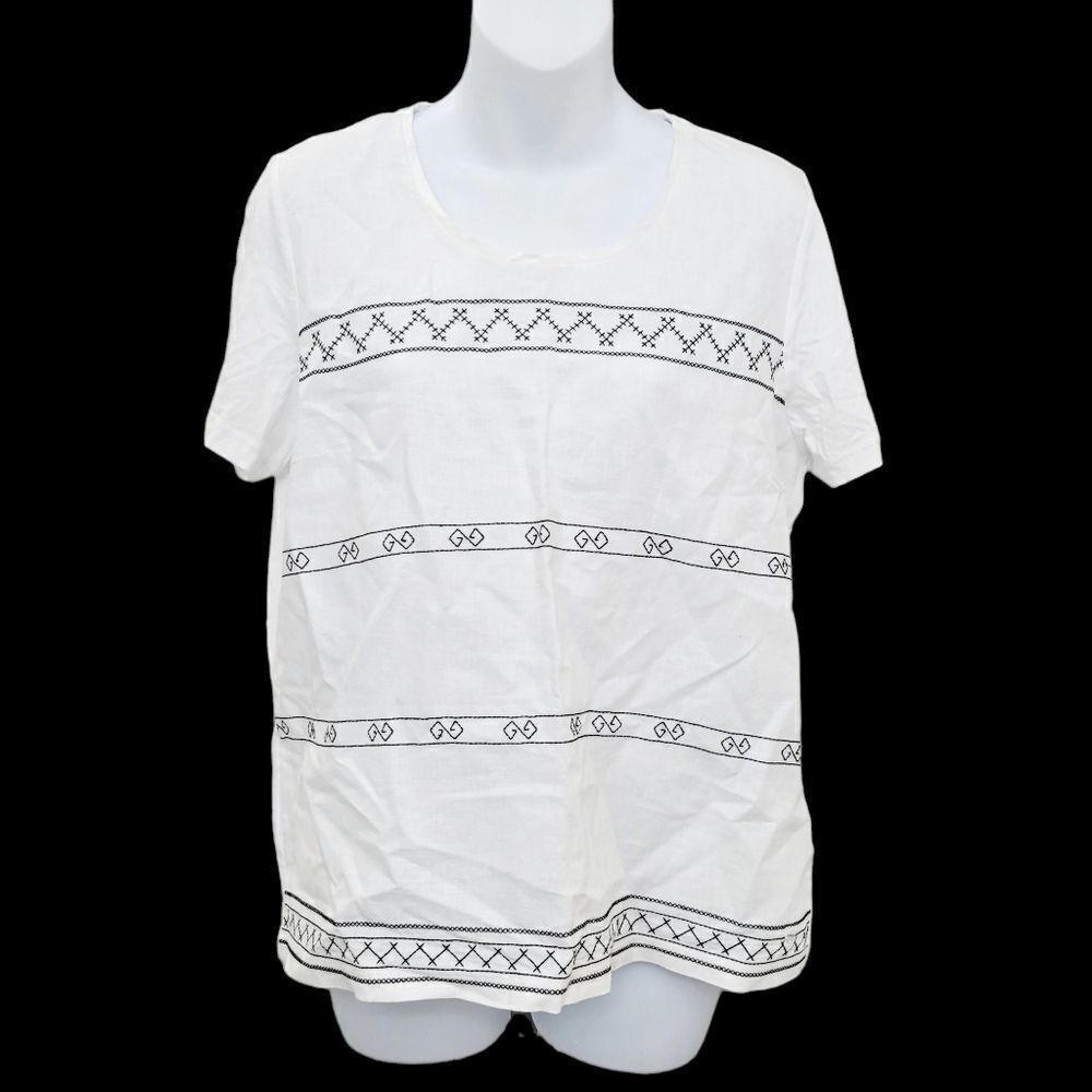 2/$20 Olsen White With Black Pattern Hannah Regular Fit Top Blouse Size: M